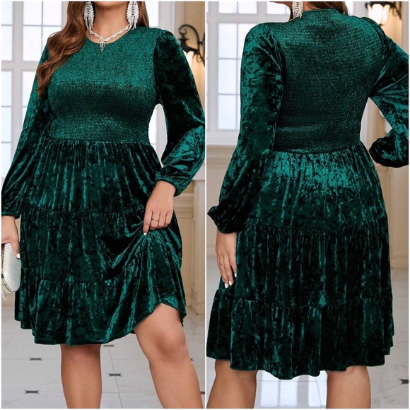 Plus Green Long Sleeve Holiday evening Party Dress - Picture 3 of 3